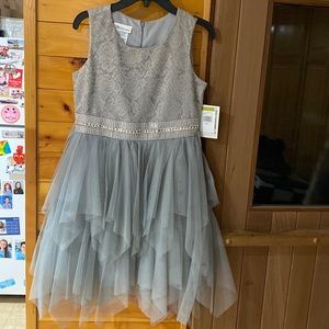 Gorgeous, beautiful dress, size 14 for a girl.